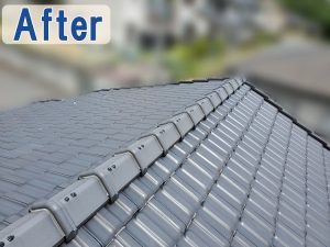 福島県楢葉町　瓦屋根の棟瓦を固定している釘部分を打ち直しコーキングを塗布した状態