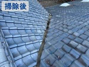 福島県いわき市　屋根の谷部分に溜まっていた枯葉を綺麗に掃除した状態