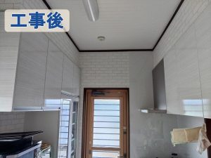 福島県双葉郡富岡町　室内土壁のクロス張り替え工事を行った状態（キッチン）