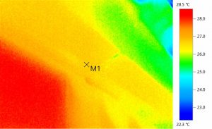 雨漏りしている部分をサーモグラフィで撮った状態